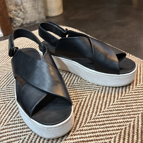 Vince black sandal with white platform soles - Picture 2 of 4